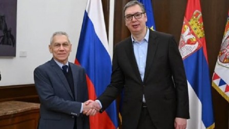 VUČIĆ SA RUSKIM AMBASADOROM HARČENKOM: Da predstojeća godina donese prekid svih sukoba i dugo očekivani mir za sve (FOTO)