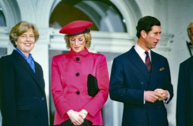 POSLEDNJI BOŽIĆ PRED SMRT PROVELA SAMA Kako se porodična tradicija za princezu Dajanu pretvorila u pakao