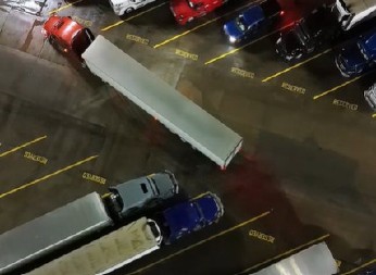 ''NEMOGUĆE'' PARKIRANJE KOJE JE ŠOKIRALO INTERNET Potez vozača kamiona prikupio 14 miliona pregleda! (VIDEO)