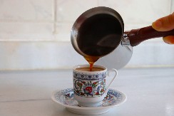 JEDAN SASTOJAK U KAFI MOŽE SNAŽNO UTICATI NA VAŠA CREVA Ako ga dodate, organizam će vam biti zahvalan