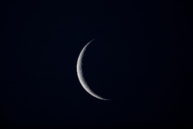 "CRNI MESEC" ĆE SE JAVITI ZA NOVU GODINU Evo odakle će moći da se vidi redak fenomen