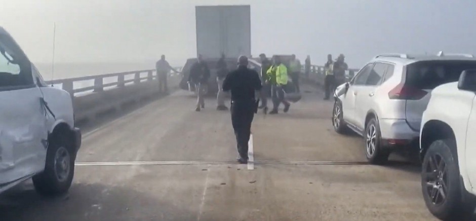 TEŽAK SUDAR KOD KRAGUJEVCA Tri osobe povređene, vozila potpuno uništena