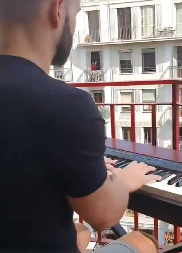 NIKADA NIJE KASNO Završio školu sa 88 godina