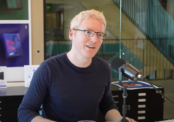 MOMAK JE POVUKAO POTEZ I SVI SU MISLILI DA JE BUDALA Sad ima firmu vrednu 95 milijardi dolara