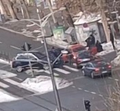 PRVI SNIMAK HAPŠENJA VOZAČA ŠKODE POSLE FILMSKE POTERE U BULEVARU Drama u centru Beograda, čuli se i pucnji? (VIDEO)