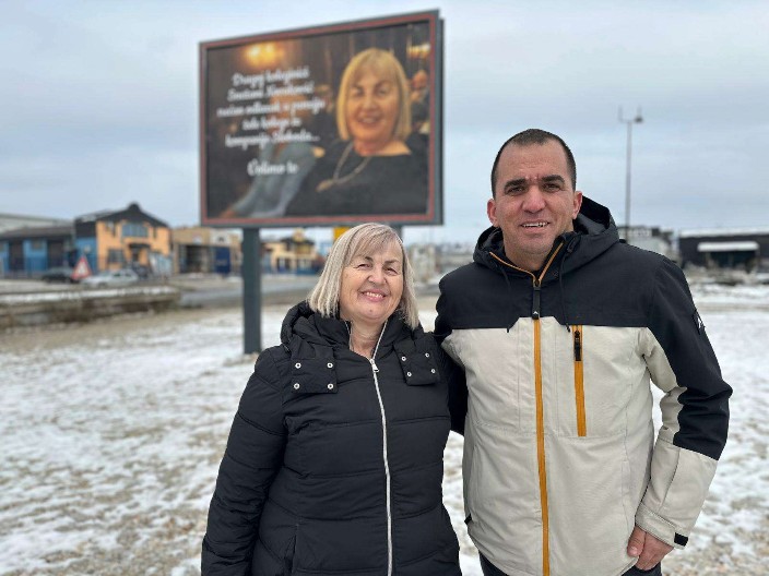 OVO JE SNEŽANA O KOJOJ PRIČA POLA SRBIJE Buduća penzionerka iz Čačka ostala bez teksta kad je ugledala bilbord (FOTO)