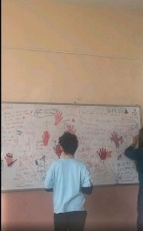 SKANDAL NAD SKANDALIMA! Đilasovci teraju decu od 11 i 12 godina da se sukobljavaju sa celim razredom! (FOTO)