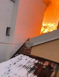 UŽAS U VIŠNJIČKOJ BANJI: Veliki požar progutao kuću pored vrtića! (FOTO)