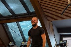 VELJKO POTPUNO GO NA JAVNOM MESTU! Ražnatović napravio haos! (FOTO)