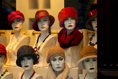 OKAČIO OBAVEŠTENJE U IZLOG — SVI ODMAH POPADALI OD SMEHA Samo je hteo da upozori kupce, ali napisao urnebesnu stvar