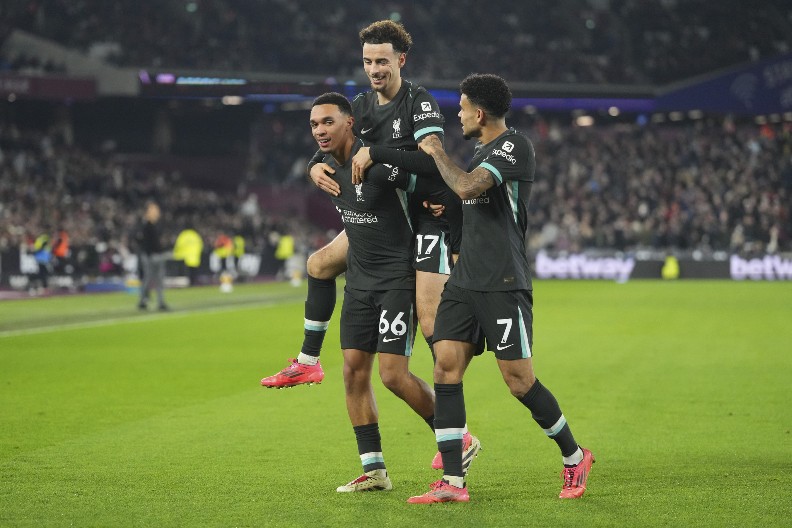 "PETARDA" ZA KRAJ GODINE Liverpul razbio Vest Hem i poklonio navijačima najleši poklon za Novu godinu - "plus osam" na vrhu Premijer lige