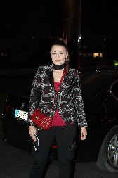 TO JE ŽENSKA HIMNA! ŽENE ĆE SE PREPOZNATI Mira Škorić progovorila o novoj pesmi i duetu sa Acom Lukasom!