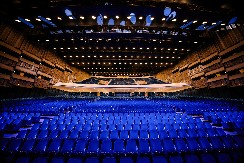 PRVOG DANA NOVE GODINE: Bojan Suđić i Srpska filharmonija u Sava Centru