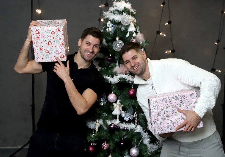 "LJUDI NAS GLEDAJU KAO DA SMO VANZEMALJCI" Stanko i Stanoje, najpoznatiji blizanci sa Tiktoka otkrili kako ih startuju devojke