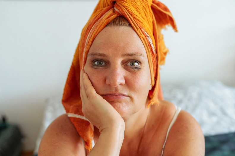 PRESTANITE SA AGRESIVNIM TRLJANJEM, MOŽETE SAMO NAPRAVITI PROBLEM Evo najjednostavnijeg načina da uklonite vodootpornu maskaru, ali i sve druge koje se teško skidaju