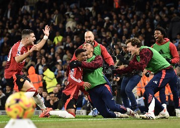 LUDILO U MANČESTERU Junajted napravio nestvaran preokret, Siti na kolenima