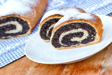 POSNA ŠTRUDLA SA MAKOM Meka kao duša, niko ne može da joj odoli, pola pleha nestane za tren!