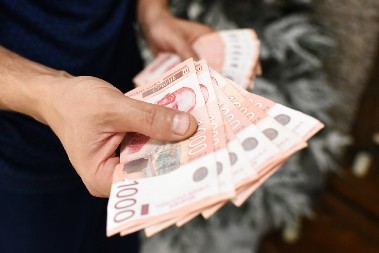 STIGLO NOVIH 40 EVRA DODATNE MESEČNE PODRŠKE Evo kome i zašto je novac namenjen