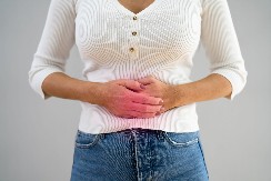 DA LI VAS NADUTOST I GASOVI MUČE SVAKI DAN? Otkrijte uzrok i rešenje koje stvarno pomaže!