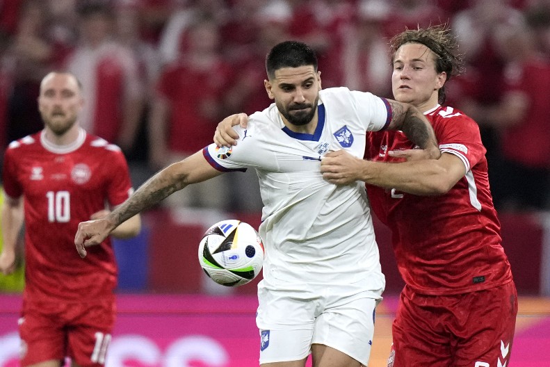 KAKVA ČAST Mitrović i Vlahović izabrani među 100 najboljih fudbalera