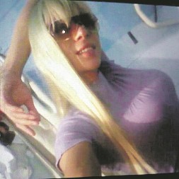 BIO JE NAJLEPŠA DEVOJKA U KRAJU, ALI OTPADALA MU JE KOSA ZBOG PUŠENJA  Majka transrodne osobe osuđene za ubistvo šokira javnost!