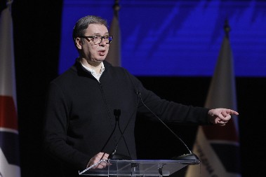 KLJUČNA VUČIĆEVA PORUKA MLADIMA Život je borba, borite se u svakom trenutku i ne odustajte od svojih ideala!