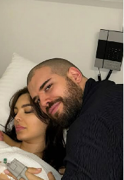 PORODILA SE ANĐELA ADAKTAR! Adam se odmah oglasio: "Moja žena je heroj" (FOTO)