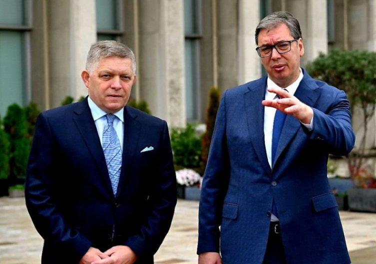 TREBALO BI 9. MAJA DA IDEM U MOSKVU Vučić o dogovoru sa Robertom Ficom