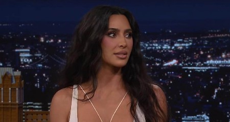 "DETE TI IMA SAMO 11 GODINA, KAKO MOŽEŠ TO DA JOJ URADIŠ?!"  Kim Kardašijan "razapeli" zbog načina na koji je obukla svoju maloletnu ćerku