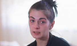 OPOZICIONARI VREĐAJU MAJKU KOJA JE IZGUBILA DVE ĆERKICE JER NE PODRŽAVA NJIHOVE PROTESTE Porodica Firić iz Kovilja na meti brutalnih napada posle dokumentarca "Kad tuga progovori"