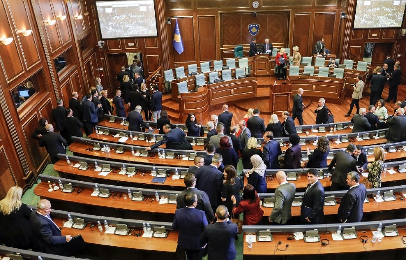 AMERIČKI AMBASADOR NAPUSTIO PRIŠTINU Evo šta se desilo