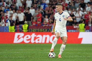 ČUVENI ENGLEZ NEMA DILEMU "Milenković je najbolji transfer Premijer lige"
