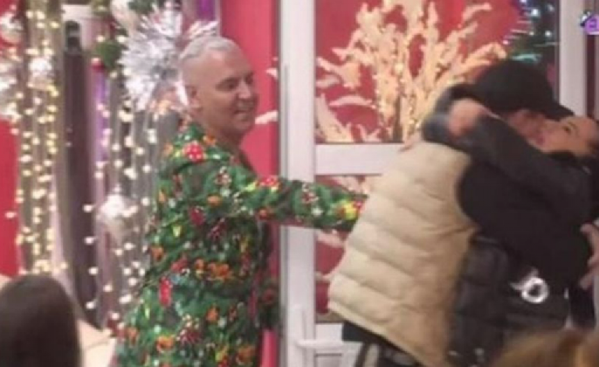 ZLATA PETROVIĆ GRCA U SUZAMA NA PINKU! Epski susret sa sinom, odmah se obratila Eni: "Ne znam da li si..."