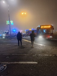PRVE SLIKE STRAVIČNE NESREĆE AUTOBUSA I AUTOMOBILA Vozila skroz uništena (FOTO/VIDEO)