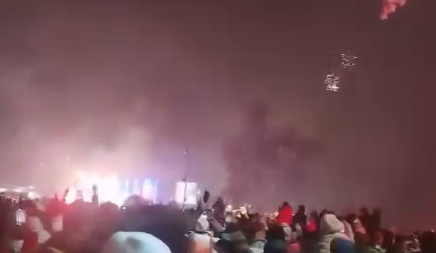 UŽIČANI NAJVESELIJI! Blještao vatromet u novogodišnjoj noći, na Zlatiboru sve treštalo! (VIDEO)