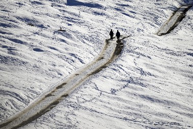 AKO SE NAĐETE U OPASNOSTI TOKOM MEĆAVE, URADITE OVO! Može vam spasiti život - planinske staze su ZAVEJANE!