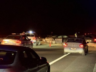 KILOMETARSKE KOLONE NA AUTOPUTU OD VELIKE PLANE KA BEOGRADU Veliki lančani sudar kod Vukovog spomenika