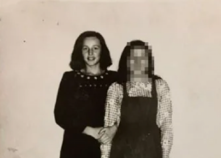 POVRATAK U 1974. GODINU! Naša folkerka objavila fotku kad je imala 15 godina, niko je ne prepoznaje