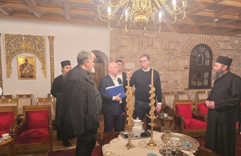 VUČIĆ SA IGUMANOM METODIJEM: Samo jaka i slobodna Srbija može da odbrani svoje državne i nacionalne interese