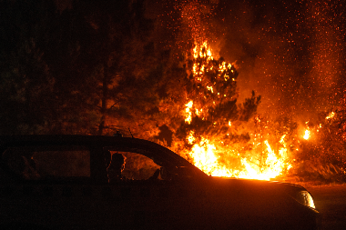 POŽAR U ŠAPCU Zapalila se crkva nakon paljenja badnjaka (VIDEO)