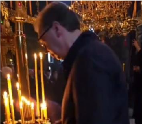 PREDSEDNIK VUČIĆ NA BOŽIĆNOJ LITURGIJI U HILANDARU "Mir Božji, Hristos se rodi" (VIDEO)
