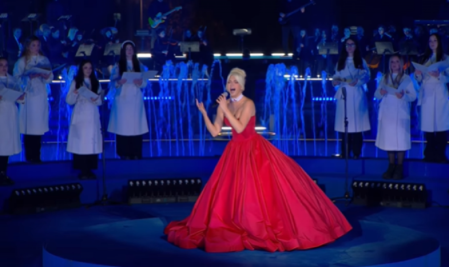 JELENA KARLEUŠA POSVETILA PESMU POKOJNOJ MAJCI Ovakvu je do sada niste videli, nije mogla da sakrije emocije (VIDEO)