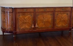 KUPILA POLOVNU KOMODU PREKO FEJSBUKA, PA DOŽIVELA ŠOK ŽIVOTA Unutra pronašla luksuzno blago o kome svi maštaju! (VIDEO)