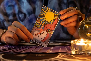 TAROT ČITAČ ZA NEDELJU OD 13. DO 19. JANUARA, I TO PO JEDNA KARTA ZA SVAKI ZNAK Bikovima će trebati vremena da se saberu, ni Lavovima nije ništa bolje