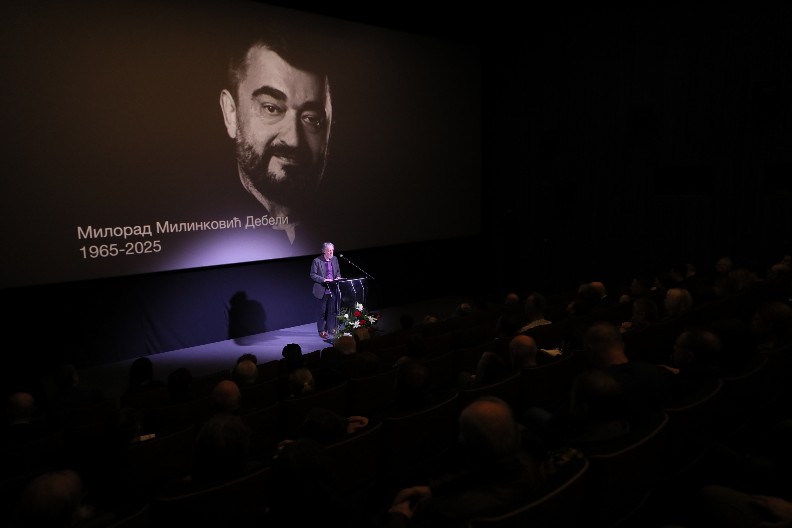 NJEGA SU SVI OČEKIVALI, A NIJE SE POJAVIO! Popularni voditelj RTS-a bio blizak sa Miloradom, a nije došao na komemoraciju