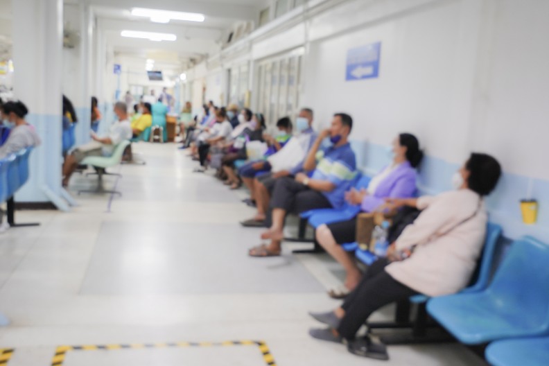 PRAZNICI IZAZVALI EKSPLOZIJU ZARAZA U SRBIJI! Ambulante krcate, a doktori otkrivaju kako da se zaštitite