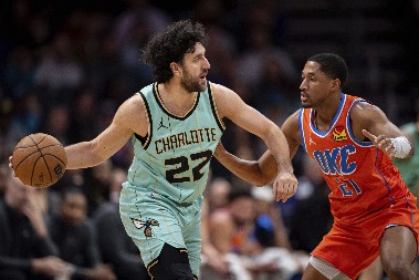 SPREMA SE DETONACIJA U ATINI Janakopulos dovodi Micića u PAO!?