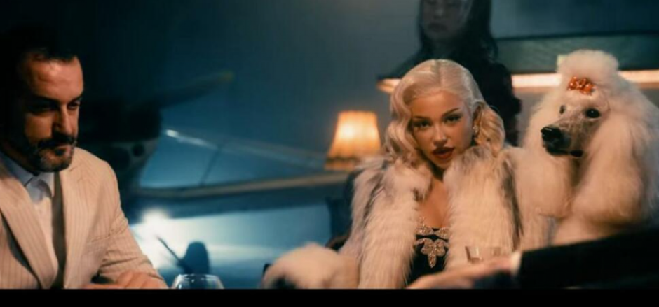 MLADA PEVAČICA ŠOKIRALA Kada je uradila prvu tetovažu nije bila ni punoletna! (VIDEO)