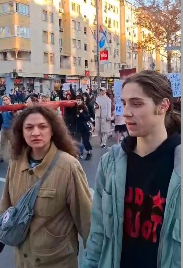 SABAHUDIN NA APARATIMA Mila Pajić našla novog dečka!