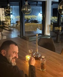 LUKSUZNI DOM NENADA JEZDIĆA Kuća nalik na dvorac, otišao na selo i posvetio se privatnom biznisu!